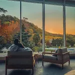 Terme Preistoriche & فندق مونتيجروتو تيرمي