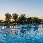 Terme Preistoriche & فندق