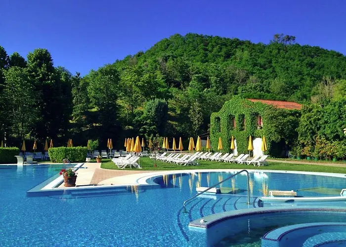Terme Preistoriche & 4* 몬테그로또테르메
