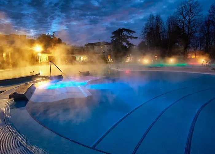 Terme Preistoriche & 호텔 몬테그로또테르메