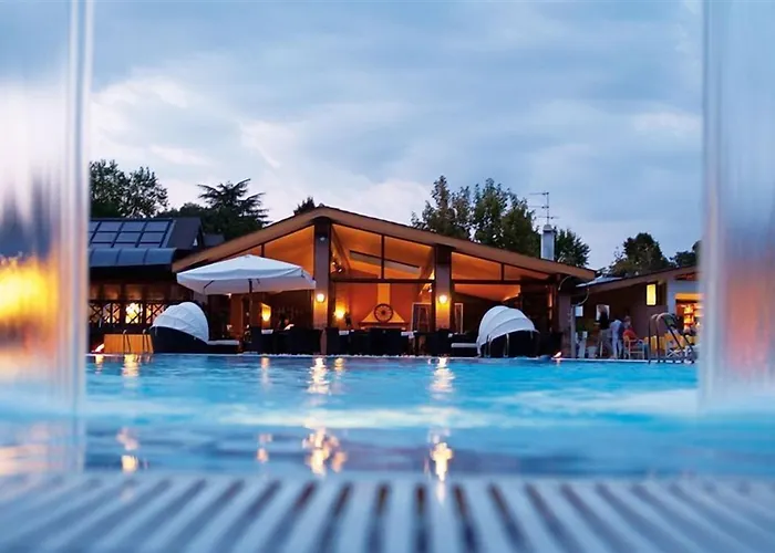 호텔 Terme Preistoriche & 4*