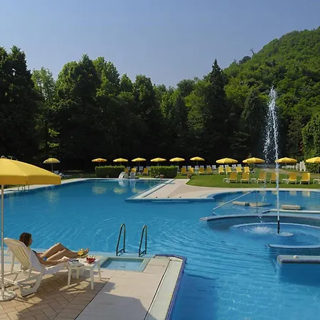 Terme Preistoriche & 몬테그로또테르메