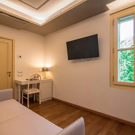 Terme Preistoriche & מלון מונטגרוטו טרמה