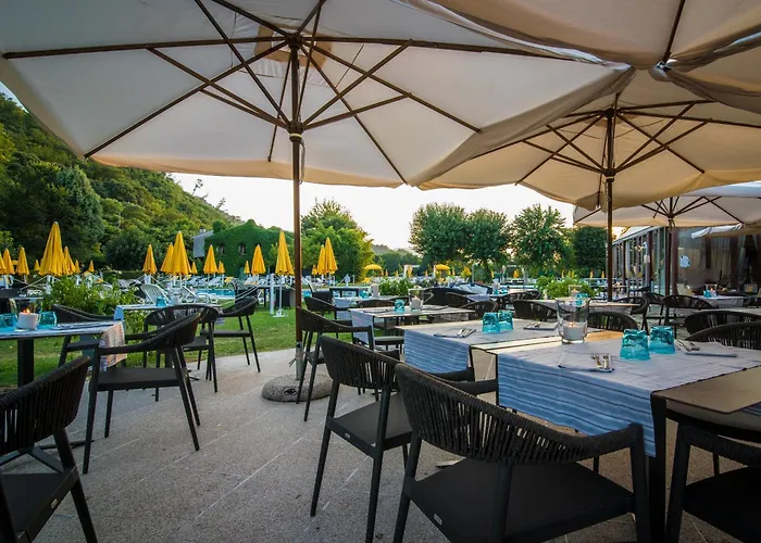 Terme Preistoriche & 4*